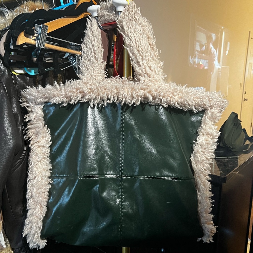 Large green fluffy tote
